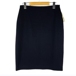 Louben Classic Knee Length Skirt Black Size 8P Career